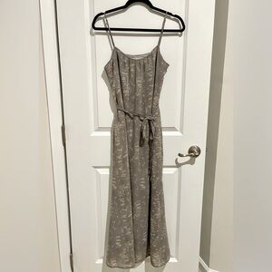 Forever 21 Gray Printed Maxi Dress Size Small
